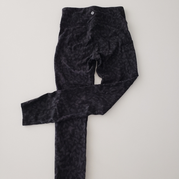 Lululemon invigorate high rise tight legging - size 4 - Picture 2 of 4